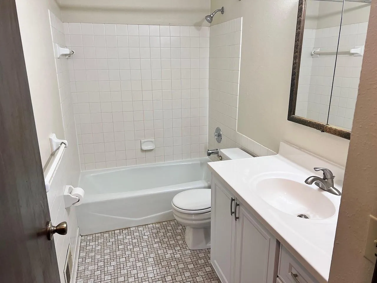 2529 Cedar Hills Dr — Photo 4