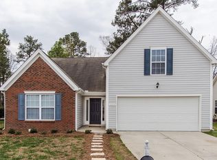 1117 Holly Meadow Dr, Holly Springs, NC 27540