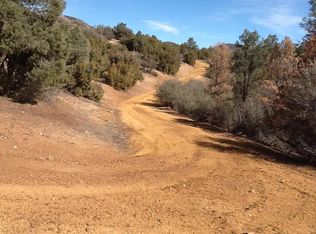 25320 Umfalozi Rd, Tehachapi, CA 93561