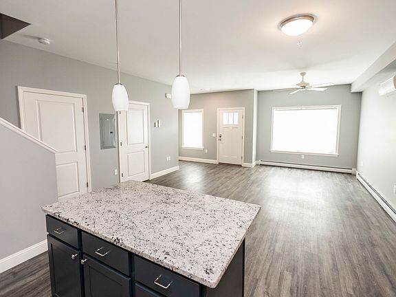3rd image of 259 Stafford St #103