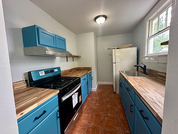 2nd image of 2173 Oleander St