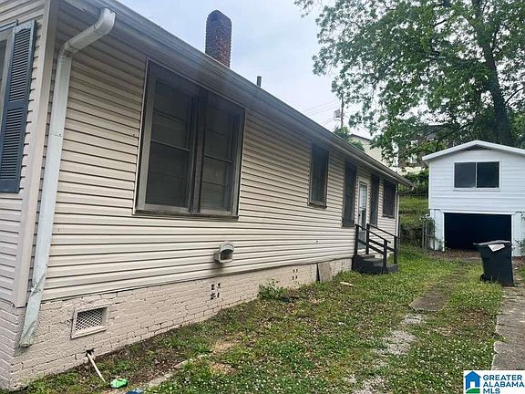 2nd image of 1521 Graymont Ave W