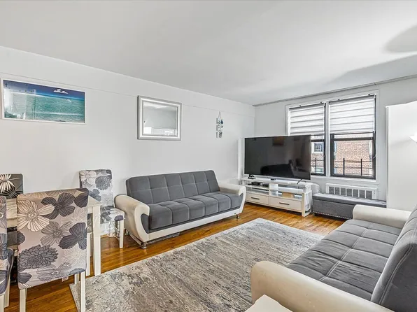 50-21 39th Pl APT 4H, Sunnyside, NY 11104