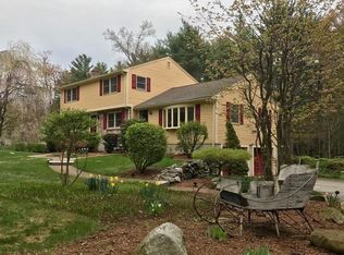 43 Oak St, Dunstable, MA 01827