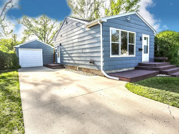 1706 S 4th St, Aberdeen, SD 57401