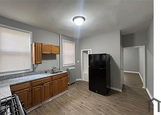 4th image of 2920 Winchester St #B