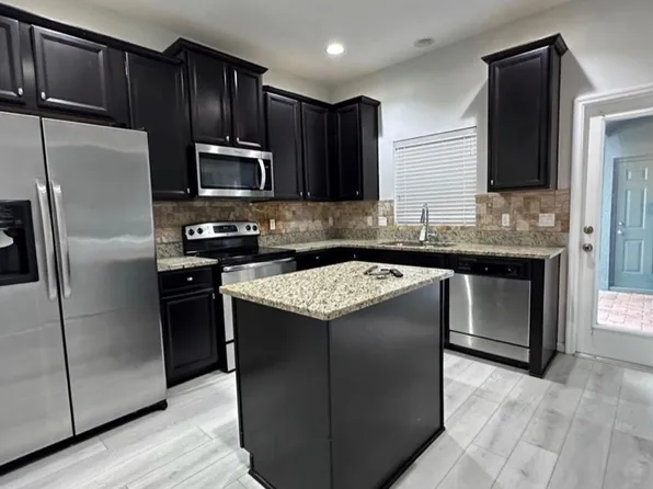 552 Juniper Springs Dr, Groveland, FL 34736