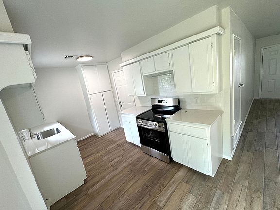5th image of 904 Meadowridge Dr