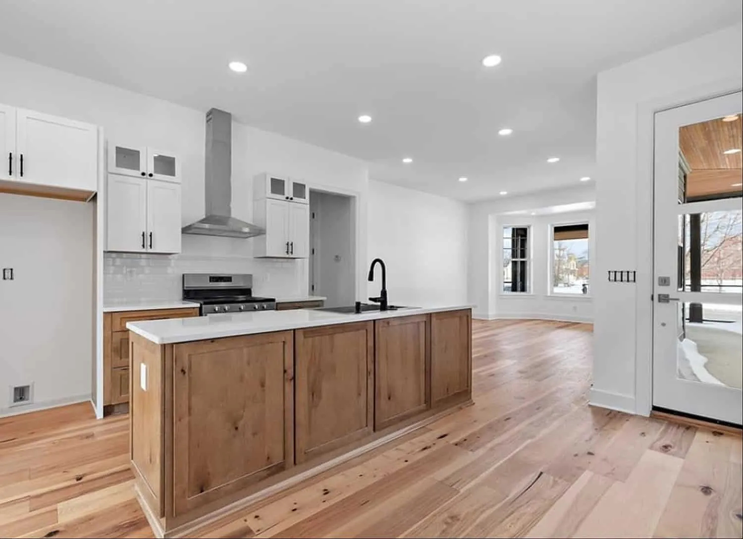 2 bed, 1236 sqft, $2,300 — Photo 4