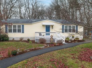 11 Hawthorne St, Rockland, MA 02370