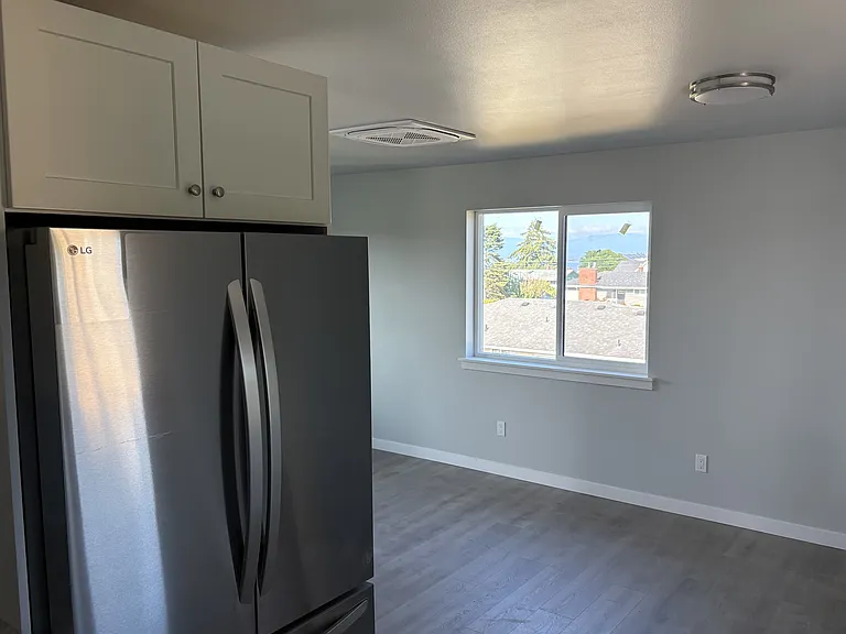 4009 L Ave #C — Photo 7