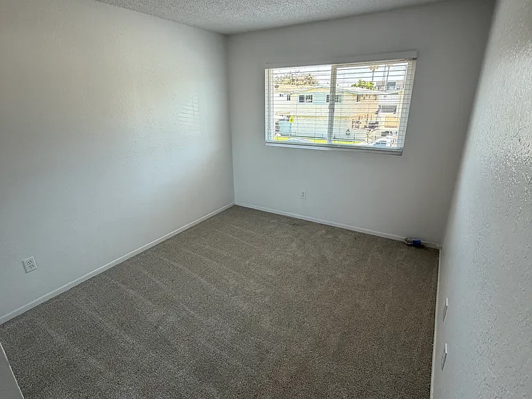 1071 Bonita St #D — Photo 15