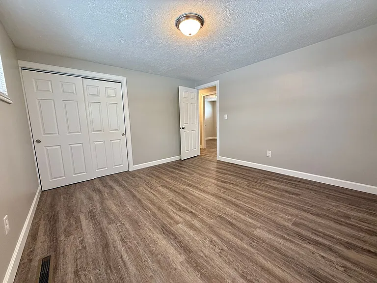 309 Lesher Dr — Photo 18
