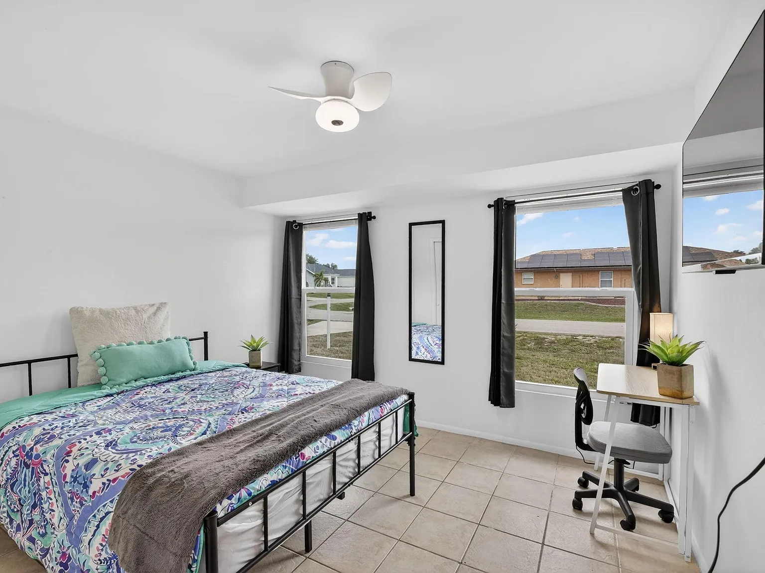 4 bed, 2.0 bath, 1102 sqft, $845 — Photo 1