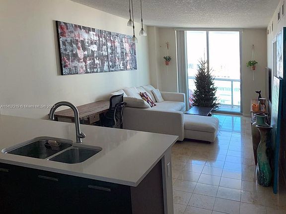 4th image of 333 NE 24th St APT 1607