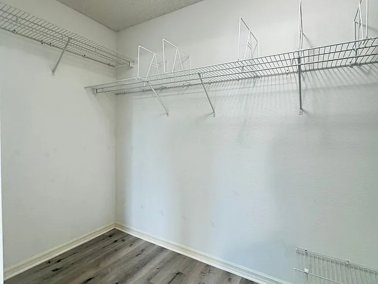 6077 Marella Dr — Photo 22