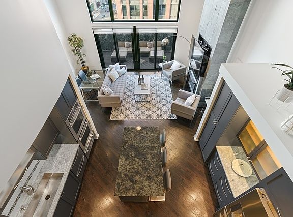 3rd image of 616 W Fulton St APT 706