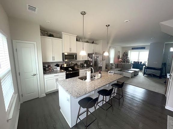5th image of 420 Park Ave #46
