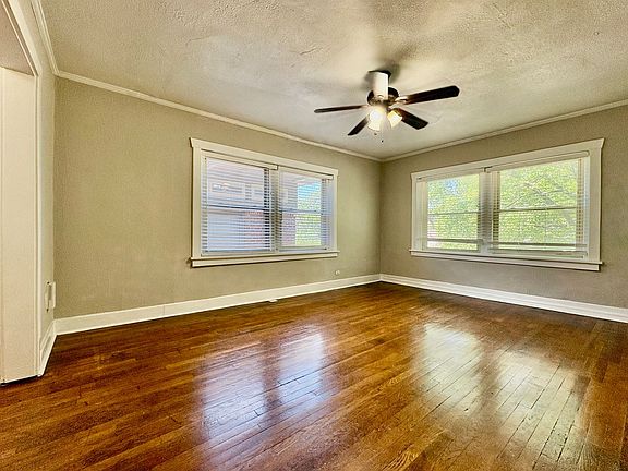 2nd image of 809-811 E 42nd St