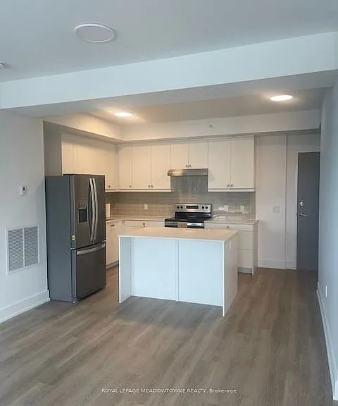 19 B West St N #403 — Photo 11