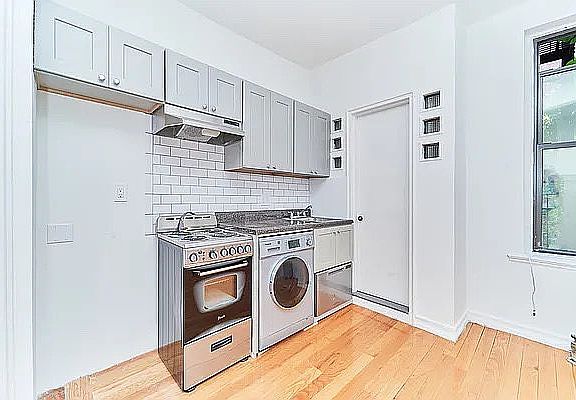 5th image of 324 E 74th St #2DD