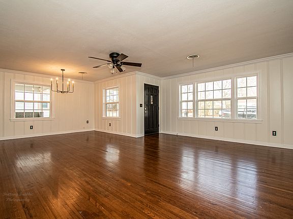 3rd image of 505 E 12th St