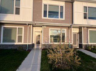 225 Saddlepeace Cres NE, Calgary, AB T3J2J2