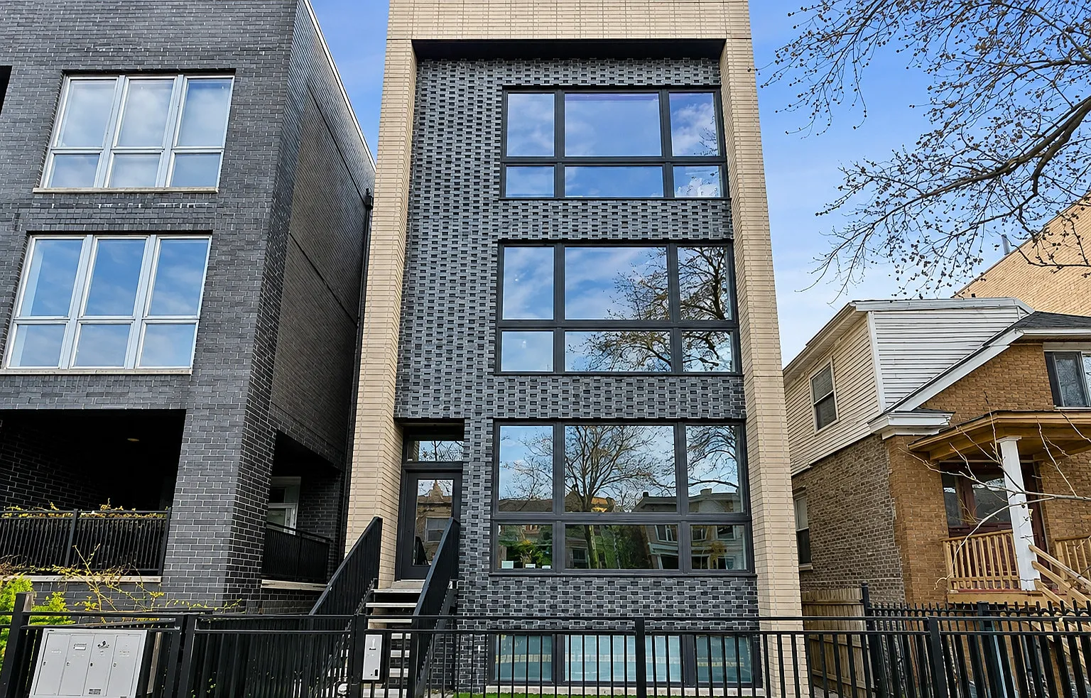 2 bed, 1350 sqft, $3,700 — Photo 1