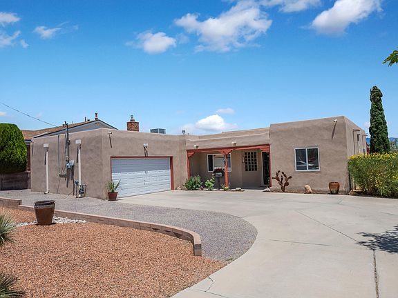 3rd image of 454 Yucca Dr NW