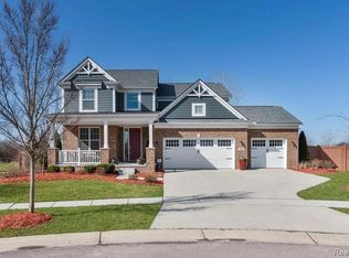 830 Lake Woods Dr, Canton, MI 48188