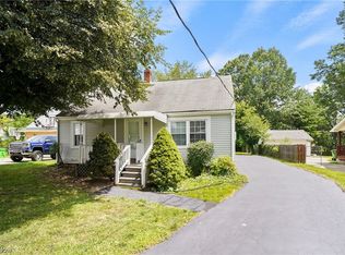 6321 Meadowbrook Rd, Garfield Heights, OH 44125