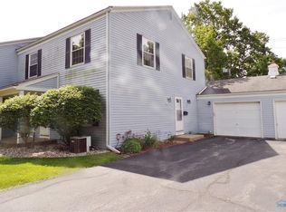 3738 Lakepointe Dr, Northwood, OH 43619