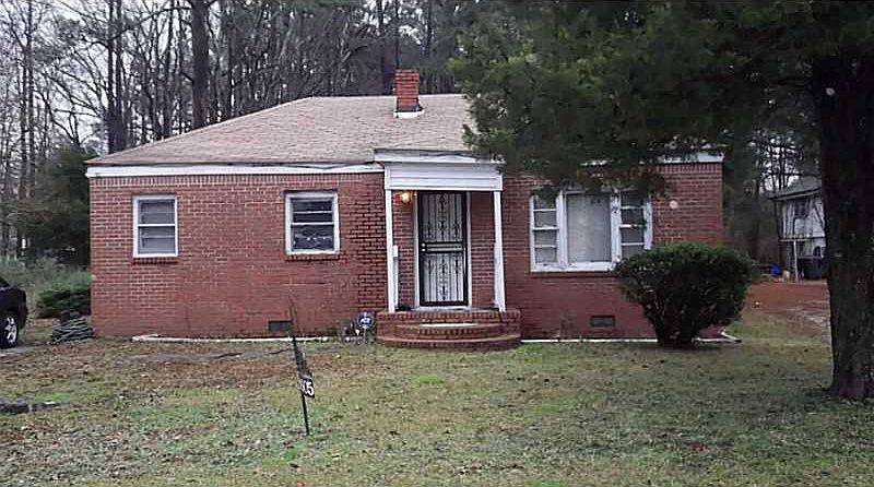 2nd image of 2605 E Washington St