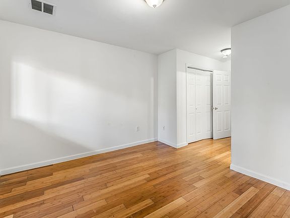 4th image of 40 Bowers St APT 2R
