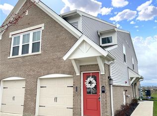 225 Waterhaven Way, Springboro, OH 45066