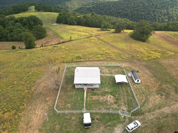 622 Daisy Ln, Yellville, AR 72687