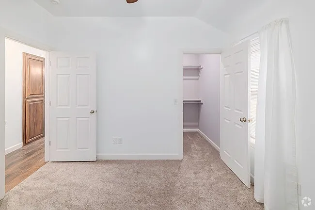 209 Delta Dr — Photo 5