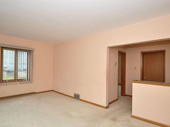 5th image of 512 Dayton St