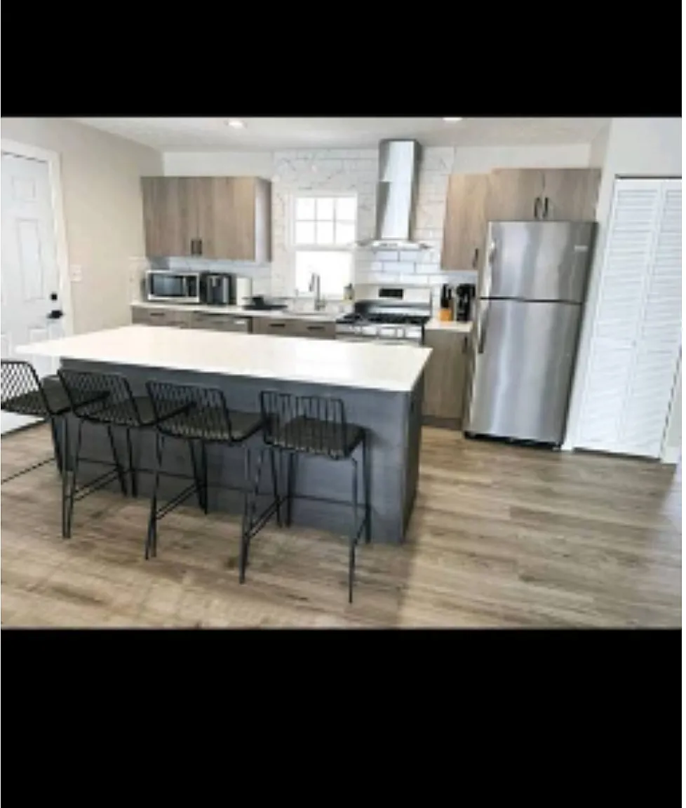 1014 Knox St — Photo 3