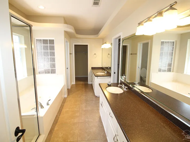 9850 Rail Cir — Photo 19