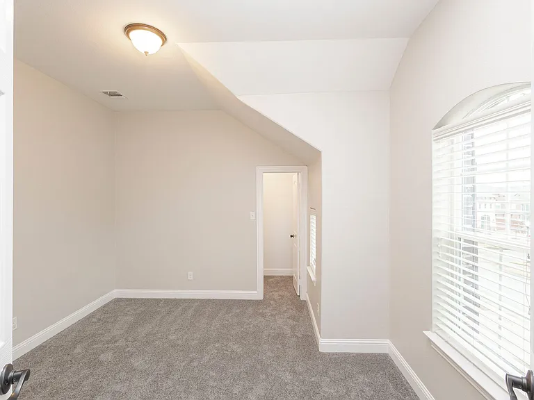 9704 Tanen Dr — Photo 18