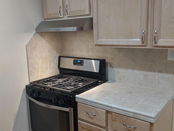 3rd image of 7119 Perry Rd