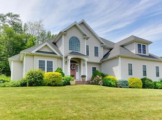 4 Patriot Ln, Hudson, MA 01749