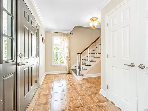 3rd image of 7 Weaver St
