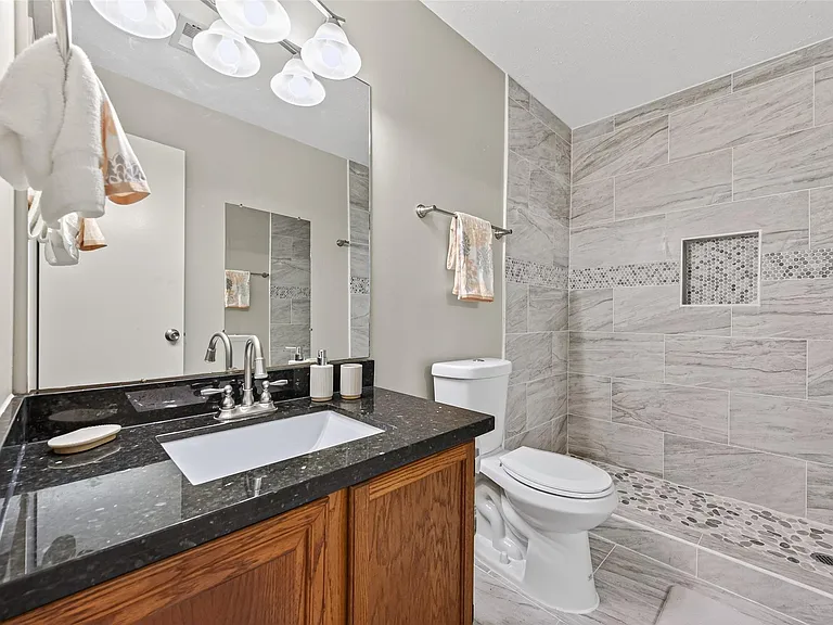 6635 Queensclub Dr — Photo 21
