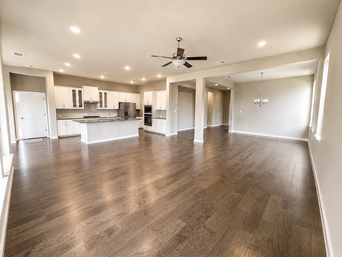 4 bed, 2681 sqft, $2,795 — Photo 2