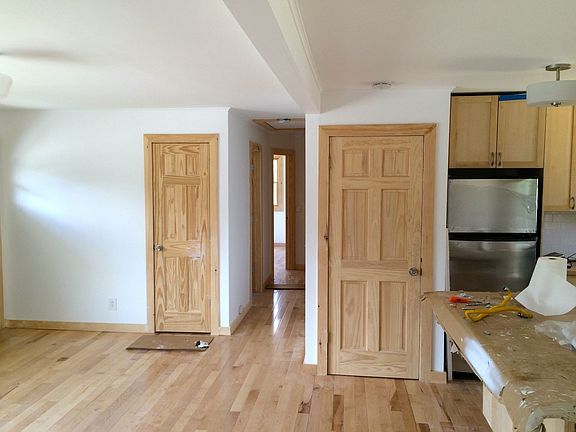 4th image of 4 Rose Ave