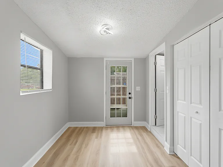 6766 London Bridge Ln — Photo 14