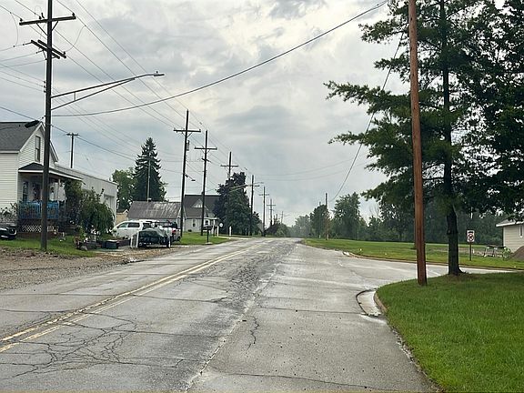 4th image of 8359 Boettner Rd