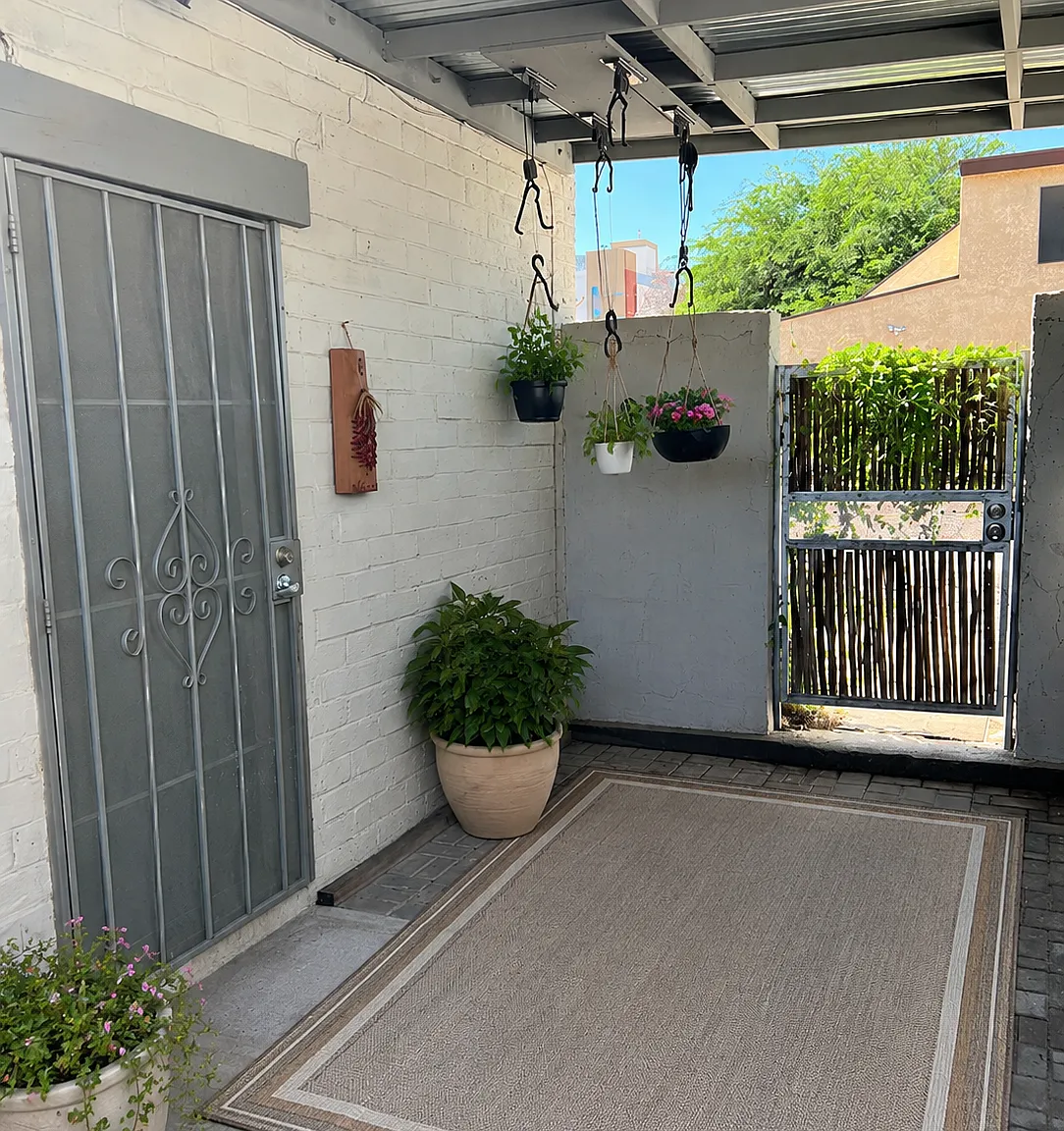 1 bed, 695 sqft, $995 — Photo 1
